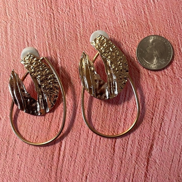 Zara Geo Irregular Hoop Earrings - Picture 9 of 13